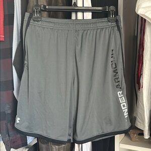 Under Armour Boys XL Gray Shorts